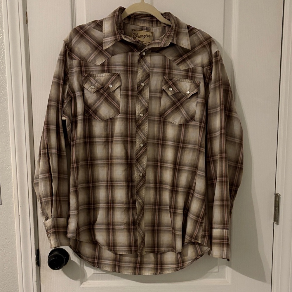 Wrangler Men's Beige and Dark Brown Plaid Shirt